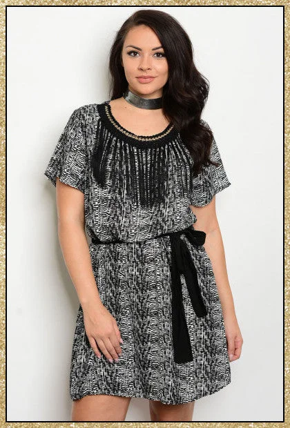 'Live It Up' Black White Dress (CURVY)