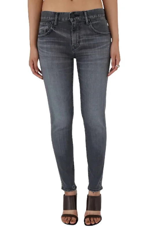 Midland Skinny Jean In Black Fashionable Mom Jeans